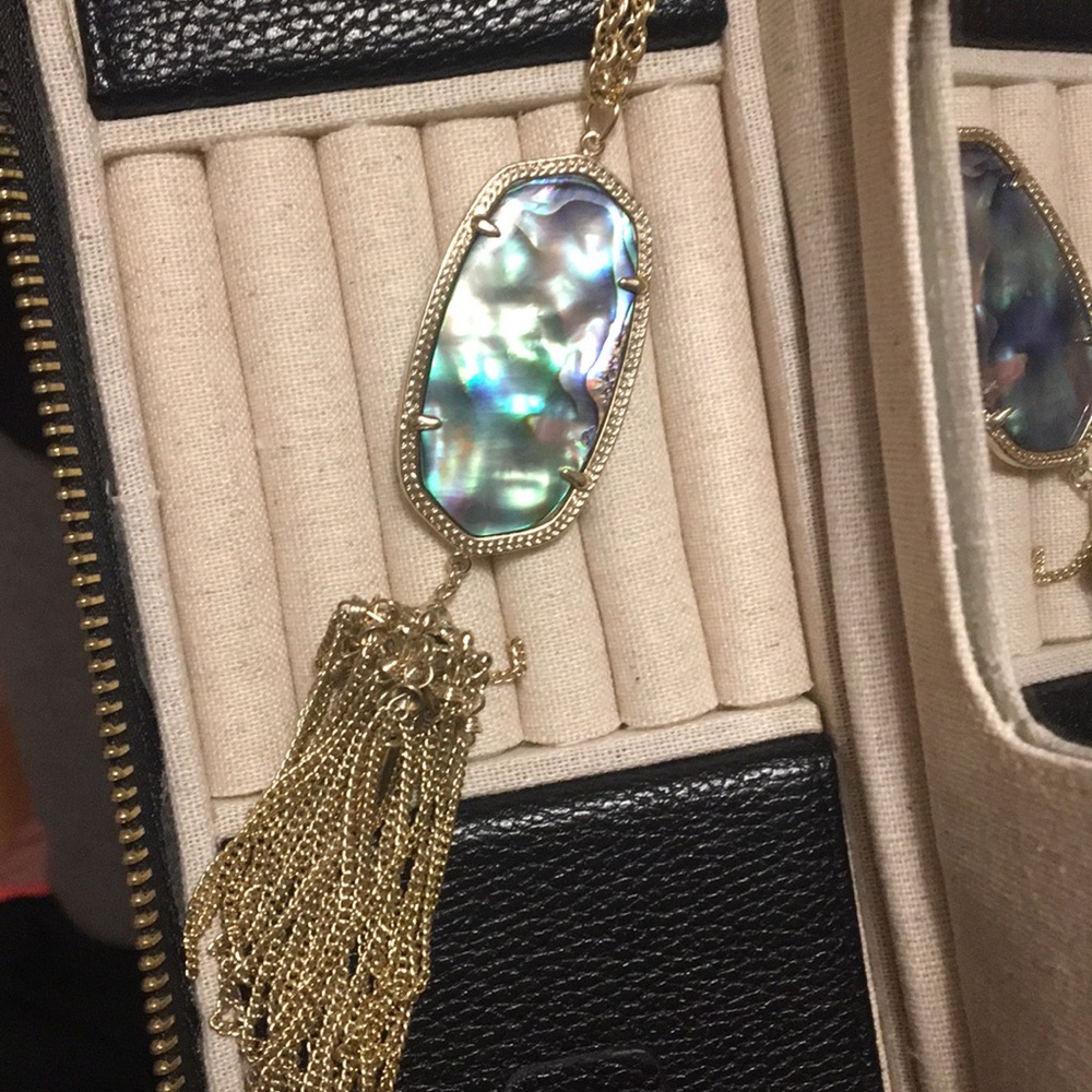 Kendra Scott Necklace